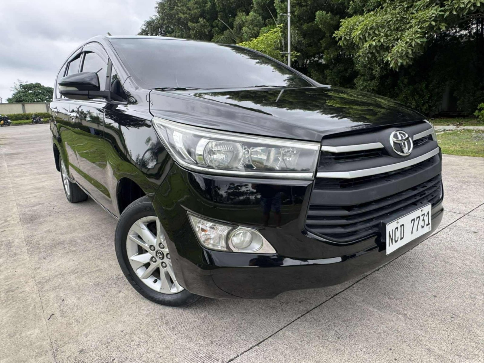 Toyota Innova E Series 2016