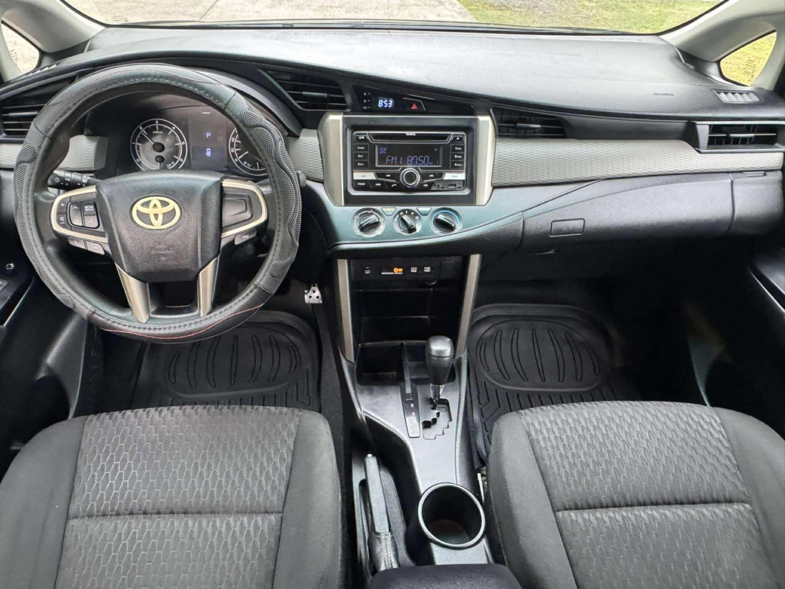 Toyota Innova E Series 2016