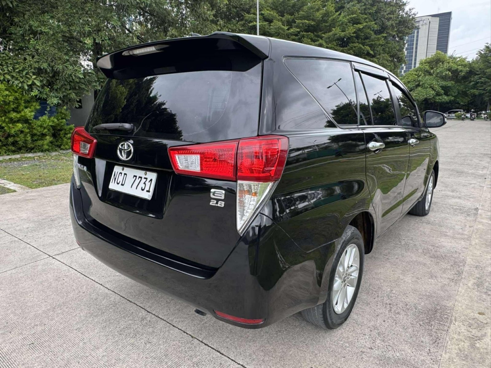 Toyota Innova E Series 2016