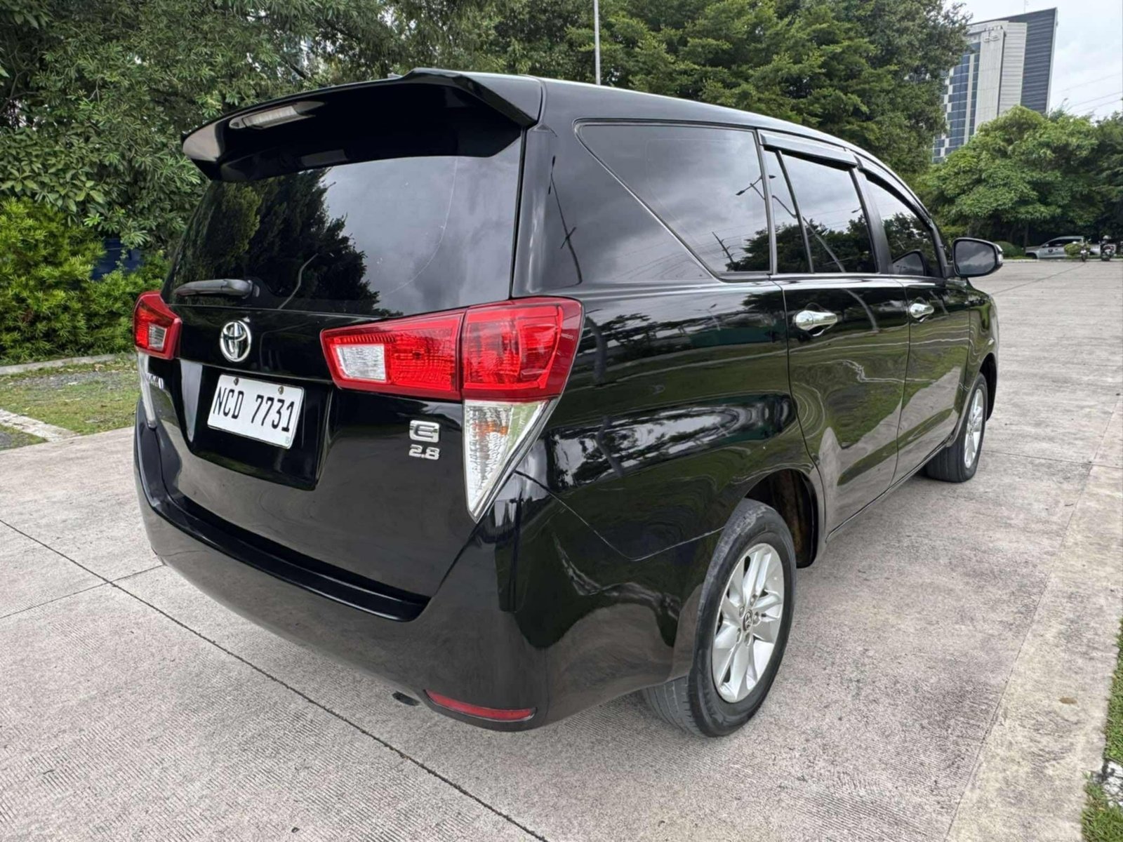 Toyota Innova E Series 2016
