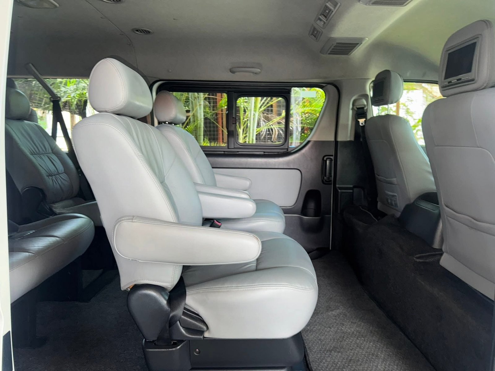 Toyota Hi-Ace Supergrandia Series 2016