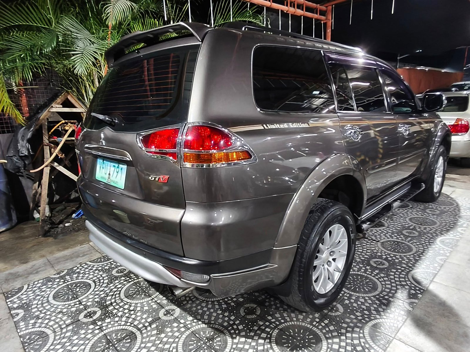 Mitsubishi Montero GTV Series 2013