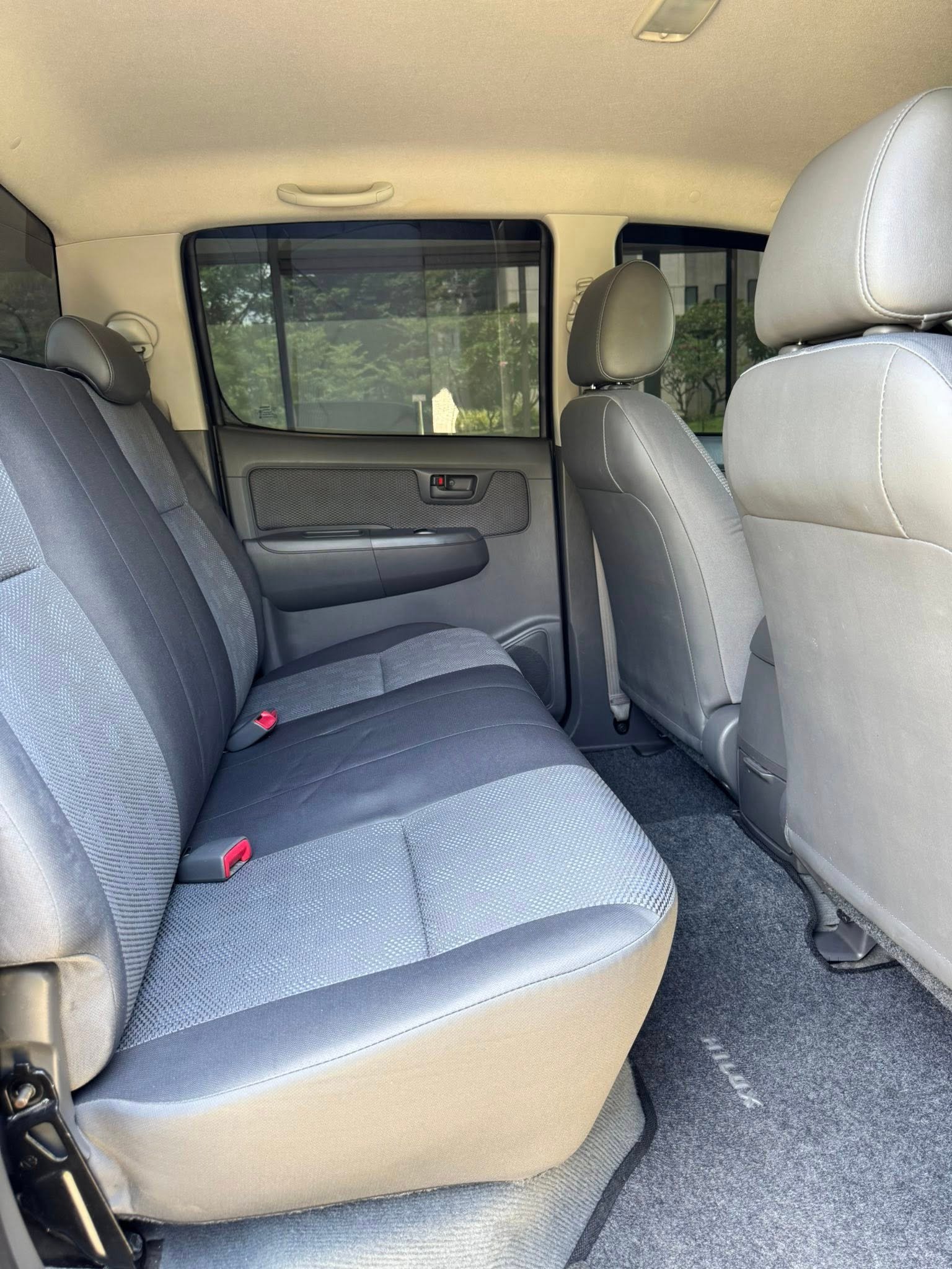 Toyota Hilux E SERIES 2015