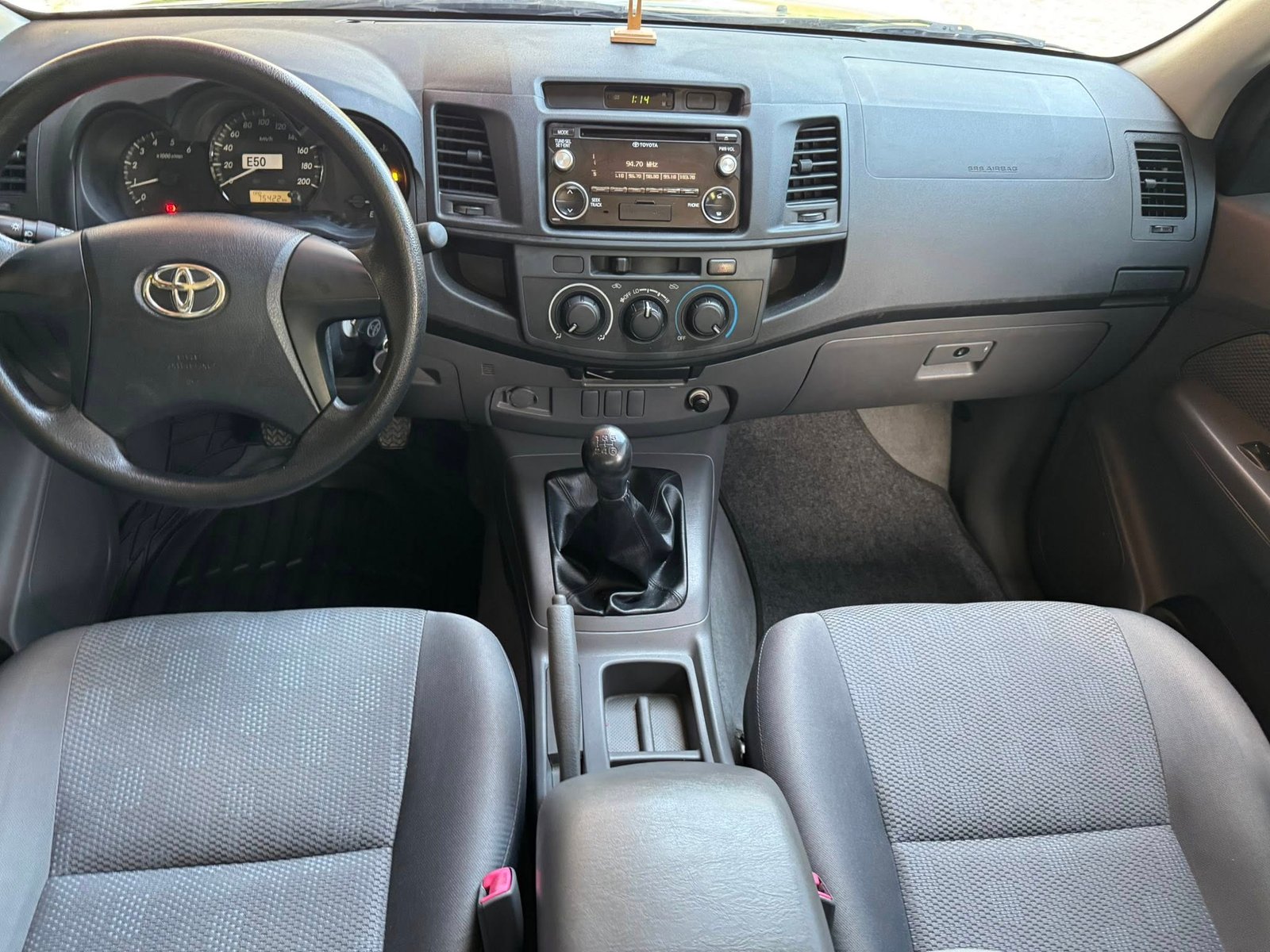 Toyota Hilux E SERIES 2015