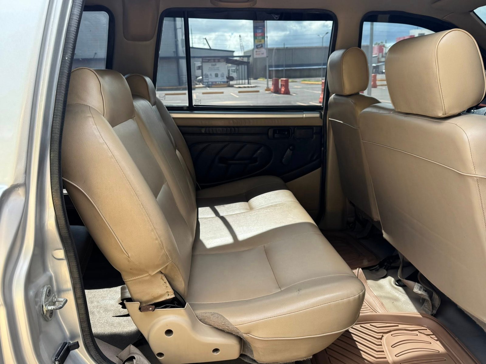 Isuzu Crosswind XL Series 2015