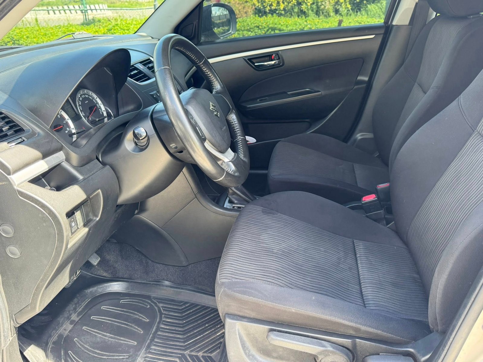 Suzuki Swift Series 2012